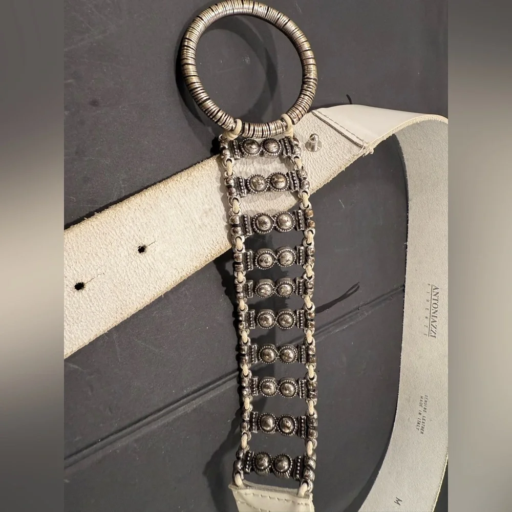 ANTONIAZZI FIRENZE ITALY White Leather Loop Ring Belt Silver Links Chic Stylish